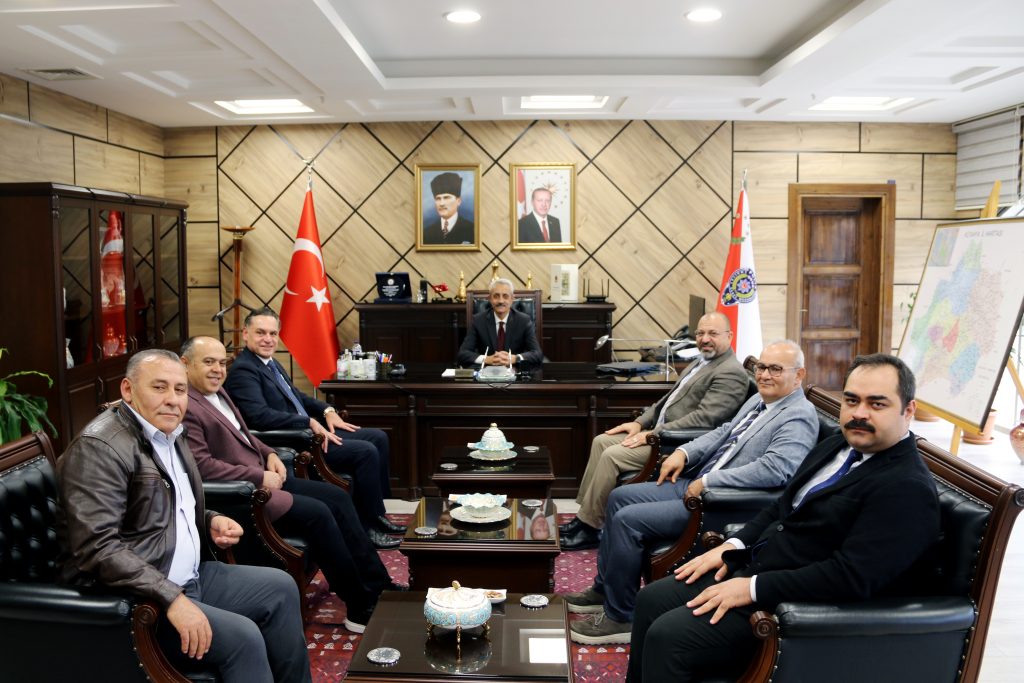 KÜTAHYA OSB YÖNETİM KURULUNDAN İL EMNİYET MÜDÜRÜ ARİF HAKAN TANDOĞAN’A HAYIRLI OLSUN ZİYARETİ