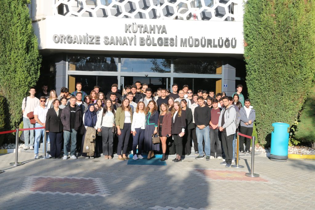 KÜTAHYA OSB’DE ÜNİVERSİTE ÖĞRENCİLERİNE “KENDİNİ TANI, FİKRİNİ HAYATA GEÇİR” SEMİNERİ